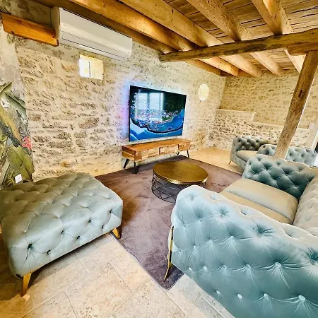 Maison De Charme, Vue Sublime, Piscine Infinie * Soucirac